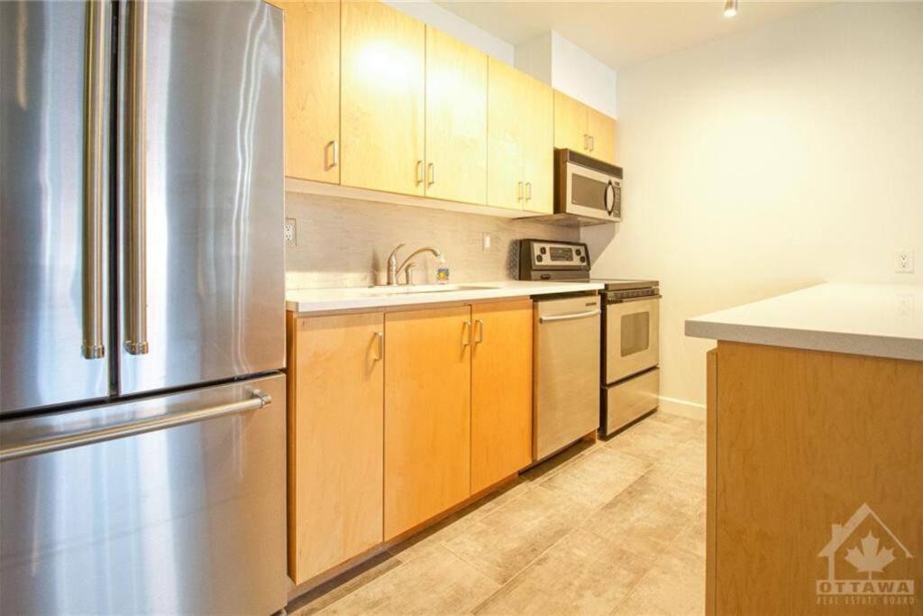 2 Bedroom Downtown Ottawa Condo Екстериор снимка